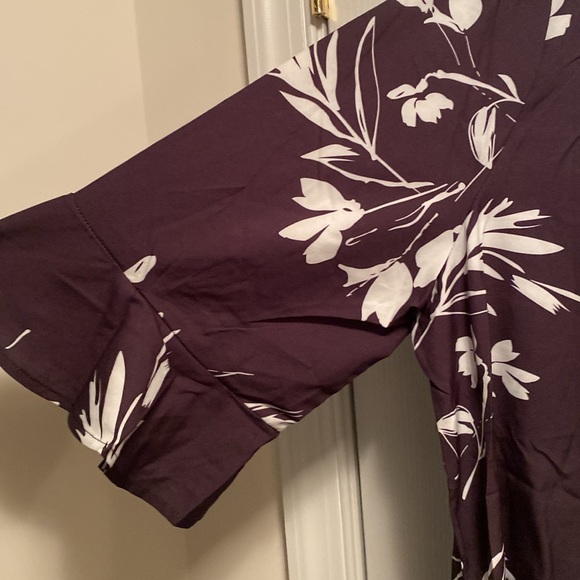 Brand New BloomChic Black/White Floral Top…size 14-16 - Picture 3 of 6